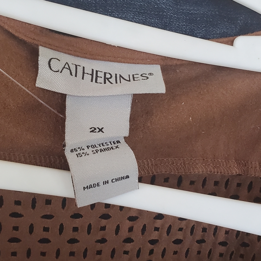 Catherines 2xl over piece. Jacket. Open front. Lazer cut detailing. Suedette